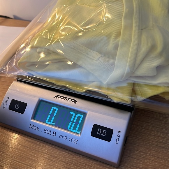 LILLY PULITZER Calla Yellow Square Neck Ruffle Sleeve Short Sleeve T Shirt - Picture 10 of 11